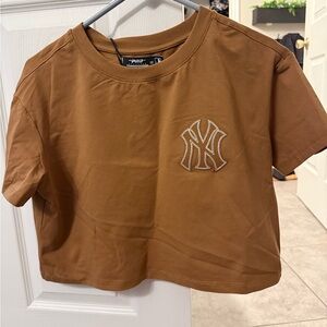 Women’s Brown NY Logo T-Shirt